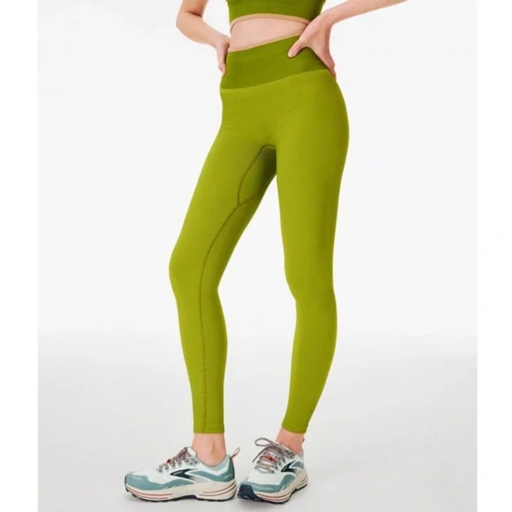 Outdoor Voices SeamlessRib 7/8 Legging Green Apple (Size Medium)